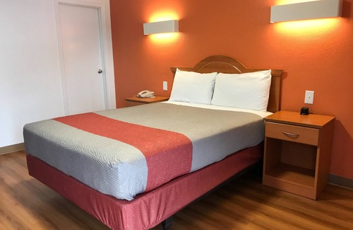 Concord Hotel | Motel 6 Concord, CA