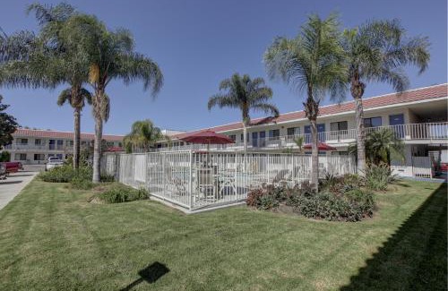 Corona Hotel | Motel 6-Corona, CA