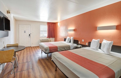 Northwest Dallas Hotel | Motel 6 Dallas, TX - Forest Lane