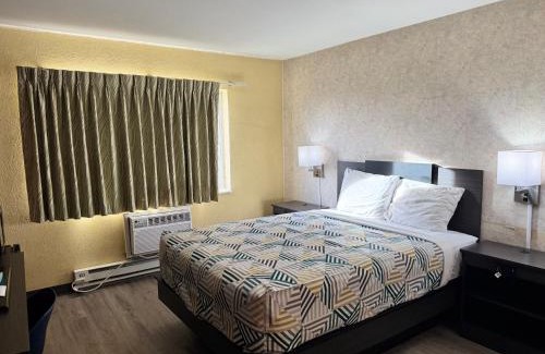 Eau Claire Hotel | Motel 6-Eau Claire, WI