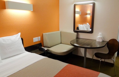 Erie Hotel | Motel 6 Erie, PA