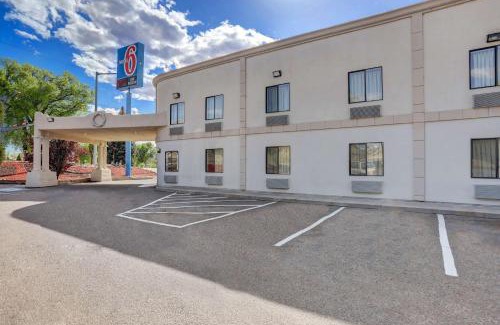 Espanola Hotel | Motel 6-Espanola, NM