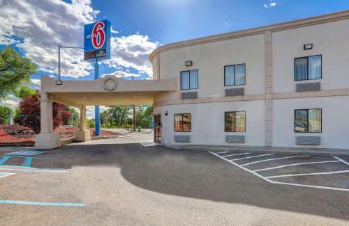 Espanola Hotel | Motel 6-Espanola, NM