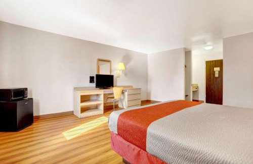 Espanola Hotel | Motel 6-Espanola, NM