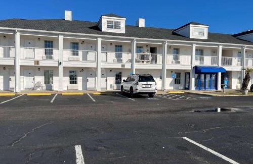 Georgetown Hotel | Motel 6 Georgetown, SC Marina