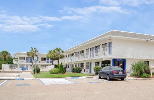 Gulfport Hotel | Motel 6 Gulfport, MS Airport