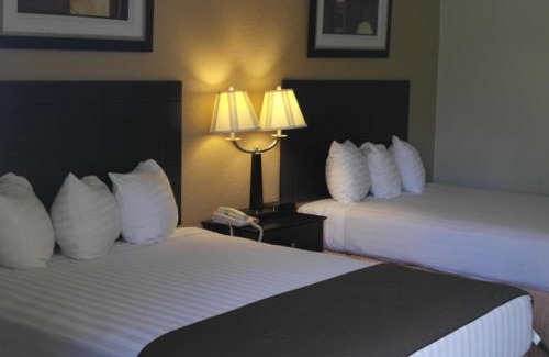 Henderson Hotel | Motel 6-Henderson, TX