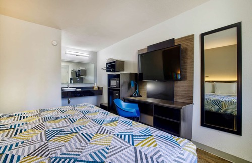 Tougaloo Hotel | Motel 6 Jackson, MS