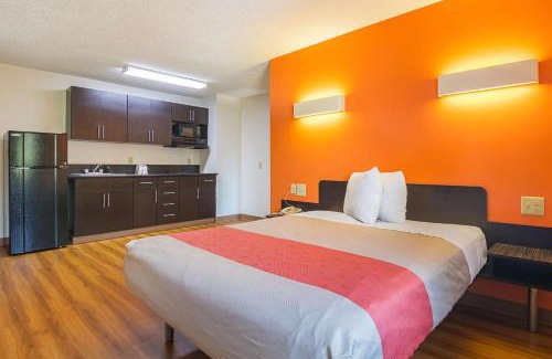 Church Street Hotel | Motel 6-Jonesboro, GA