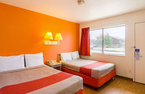 Laramie Hotel | Motel 6 Laramie, WY