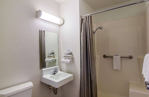 Laramie Hotel | Motel 6 Laramie, WY
