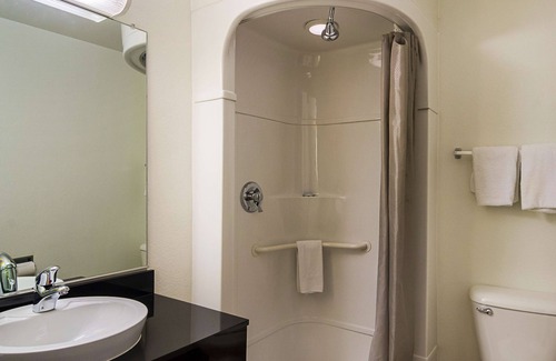 Laramie Hotel | Motel 6 Laramie, WY