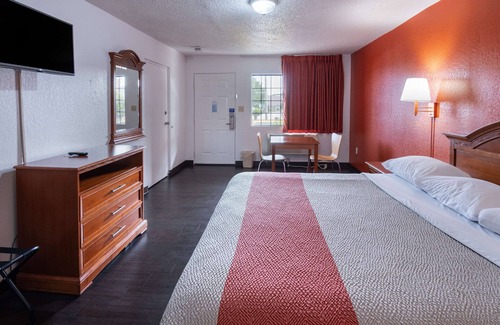 Gunter Afs Hotel | Motel 6 Montgomery, AL - Coliseum