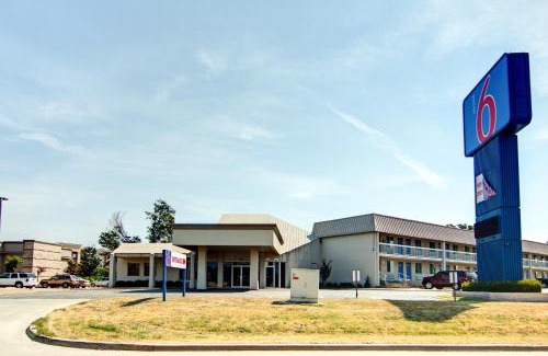 Mount Pleasant Hotel | Motel 6-Mount Pleasant, TX