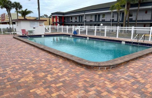 New Port Richey Hotel | Motel 6 New Port Richey, FL