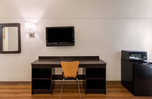 North Richland Hills Hotel | Motel 6 North Richland Hills, TX - NE Fort Worth