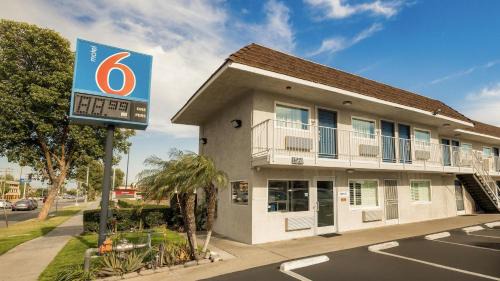 Ontario Hotel | Motel 6 Ontario, CA - Airport