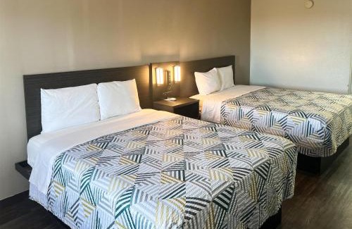 Ozark Hotel | Motel 6-Ozark, AR