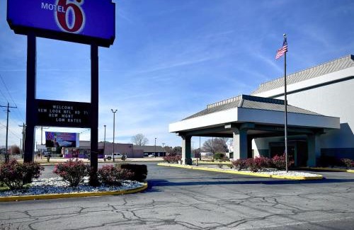 Pine Bluff Hotel | Motel 6-Pine Bluff, AR