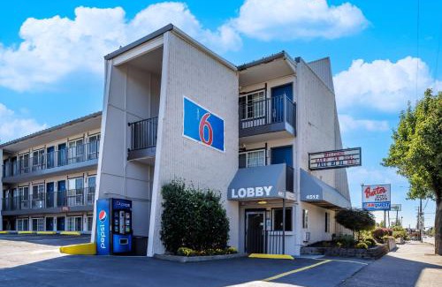 Lents Hotel | Motel 6 Portland OR Southeast