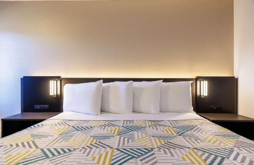 Lents Hotel | Motel 6 Portland OR Southeast