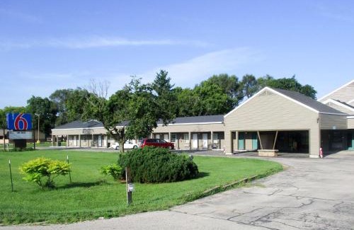 Prairie Du Chien Hotel | Motel 6-Prairie Du Chien, WI