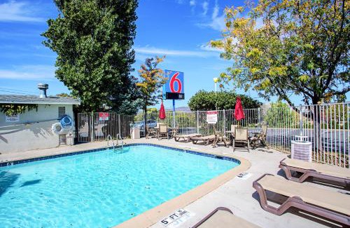 Prescott Hotel | Motel 6-Prescott, AZ