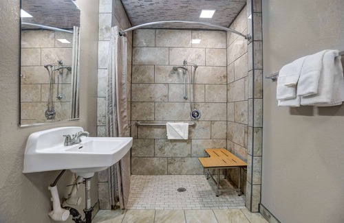 Red Bluff Hotel | Motel 6 Red Bluff, CA
