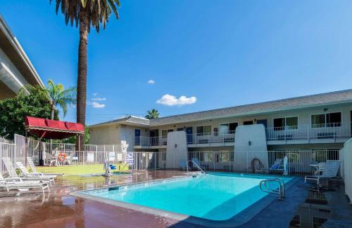 Redlands Hotel | Motel 6-Redlands, CA