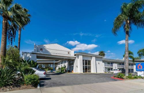 Redlands Hotel | Motel 6-Redlands, CA