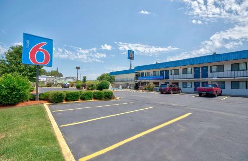 Russellville Hotel | Motel 6-Russellville, AR