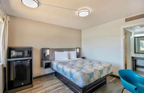 Russellville Hotel | Motel 6-Russellville, AR