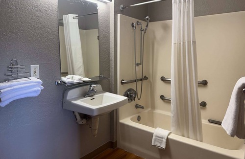 Simi Valley Hotel | Motel 6 Simi Valley, CA