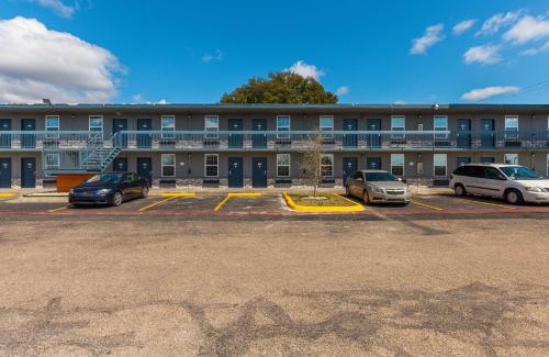 Temple Hotel | Motel 6-Temple, TX