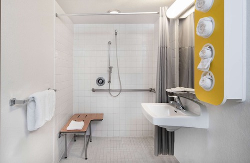 Thousand Oaks Hotel | Motel 6 Thousand Oaks, CA