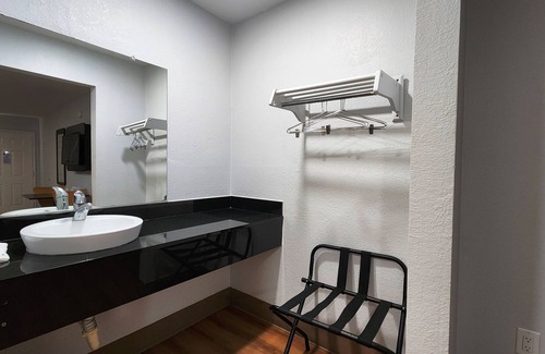 Webster Hotel | Motel 6 Webster, TX - Houston - Nasa Lake