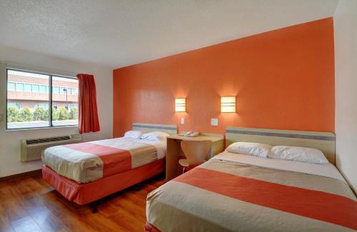 South Glastonbury Hotel | Motel 6-Wethersfield, CT - Hartford