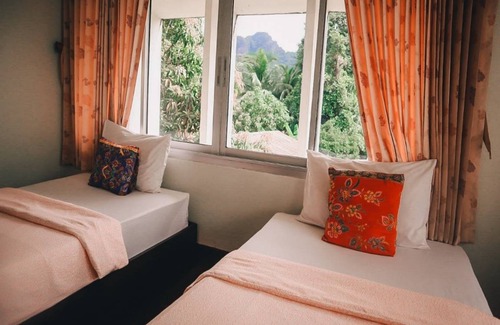 Phangnga House | Motel ∙ 8 guests