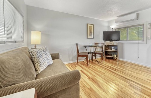 Fennville Apartment | Motel Apartment D