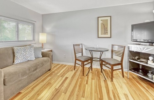 Fennville Apartment | Motel Apartment D