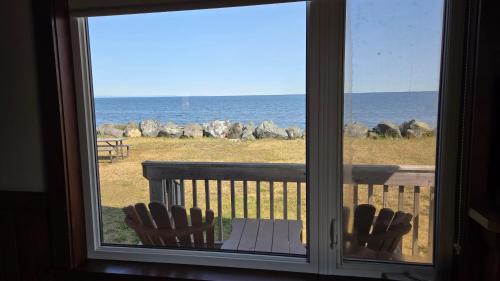 Petit-Rocher Hotel | Motel et Chalets l'Acadien sur mer