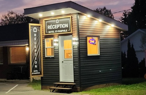 Saint-Pamphile House | Motel in St-Pamphile with private rooms with 1 to 2 queen beds.