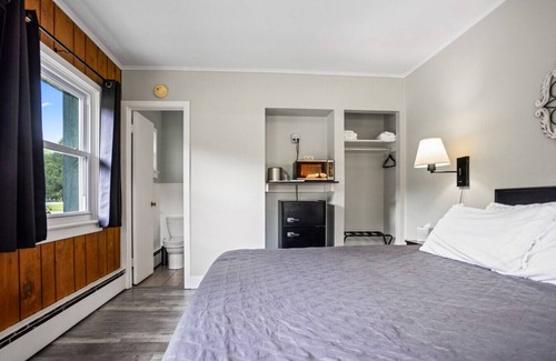 Wellsboro House | Motel King Suite | Ground Floor | 2 mi to Canyon