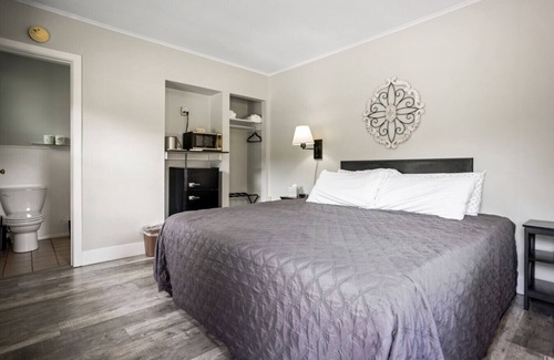 Wellsboro House | Motel King Suite | Ground Floor | 2 mi to Canyon