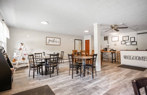 Wellsboro House | Motel King Suite | Ground Floor | 2 mi to Canyon