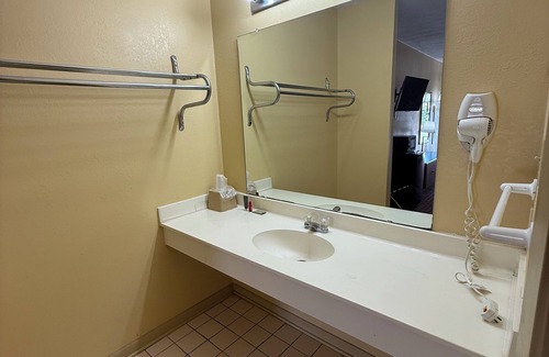 Marksville Hotel | Motel Masquerade