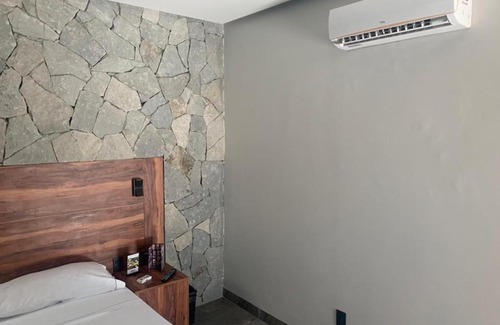 San Pedro Tlaquepaque Hotel | Motel Rokka