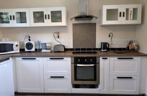 Senailly House | Moulin Saint Jacques, quiet gîte with private pool