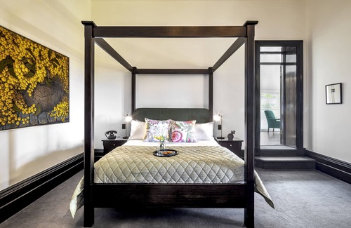 Crafers Hotel | Mount Lofty House & Estate Adelaide Hills - Adults Retreat