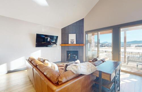 Grand Elk Ranch House | Mountain Bliss Retreat in Granby